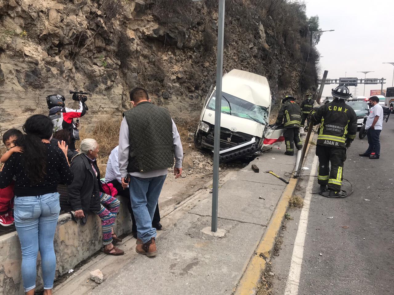 Urvan Se Sale Del Camino Y Choca En La M Xico Pachuca Reportan